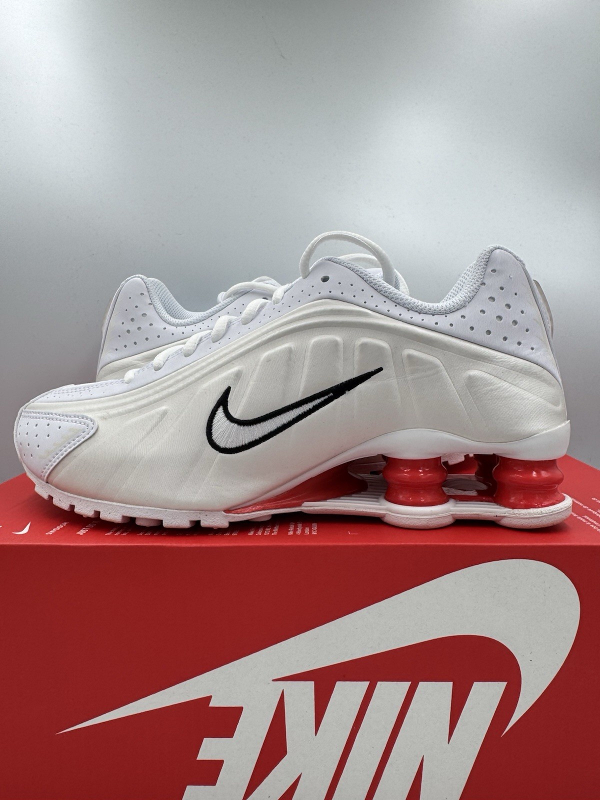 Nike Shox R4 White Phantom GS NBY BRAND NEW Size 6Y / 7.5 Women