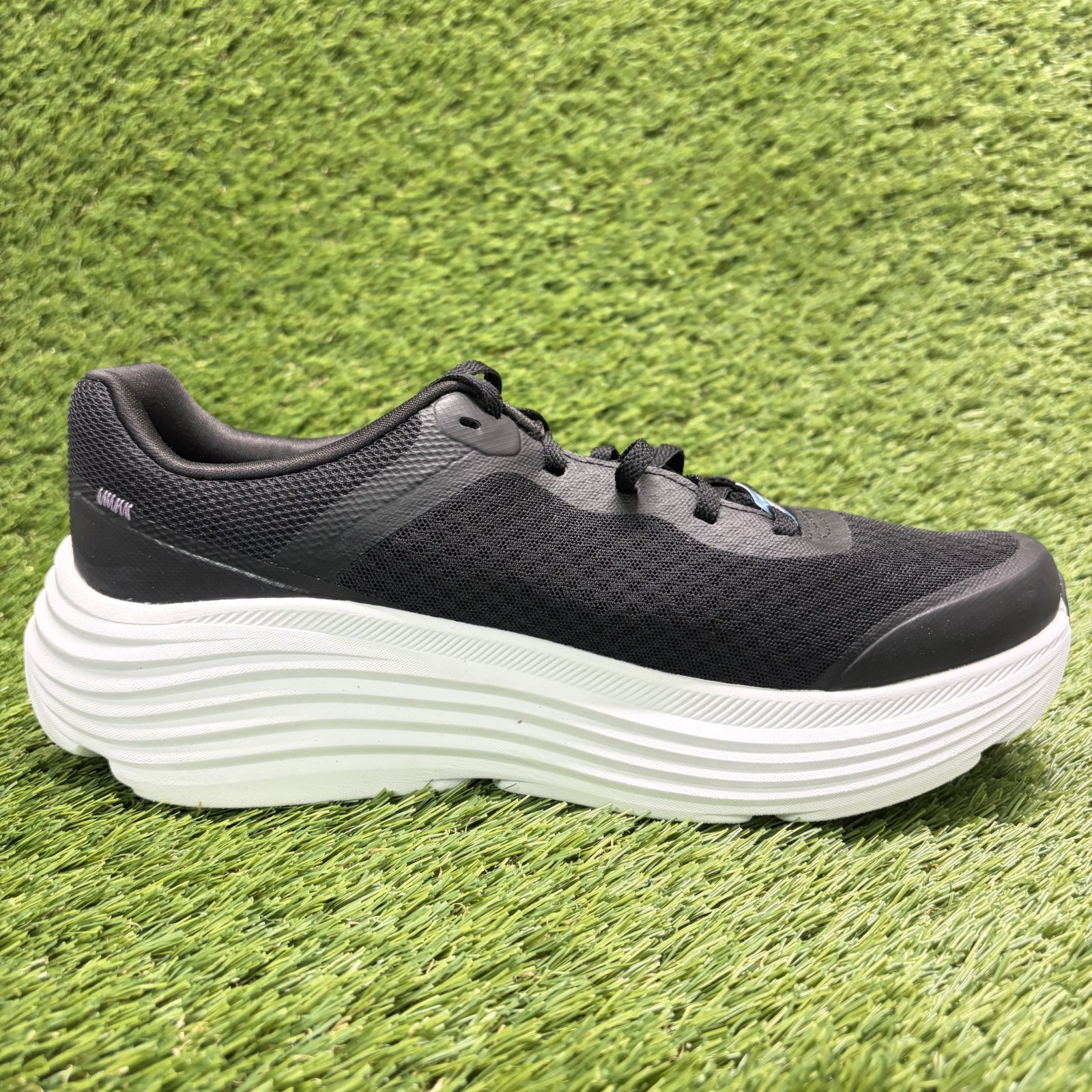 Skechers Max Cushioning Endeavour Womens Size 11 Black Running Shoes Sneakers