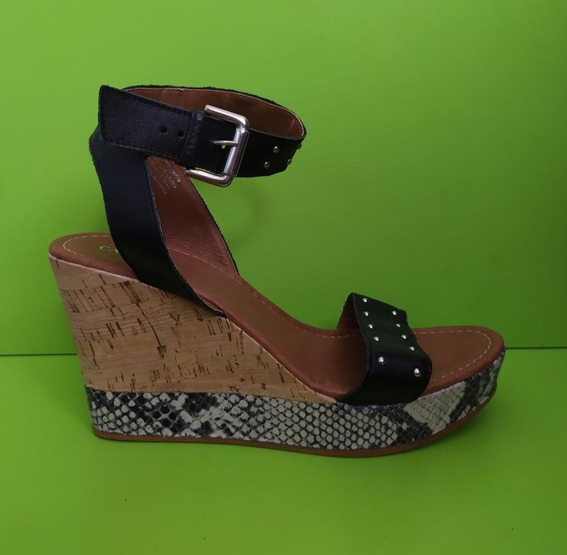 Women Carvela heels black synthetic leather 40