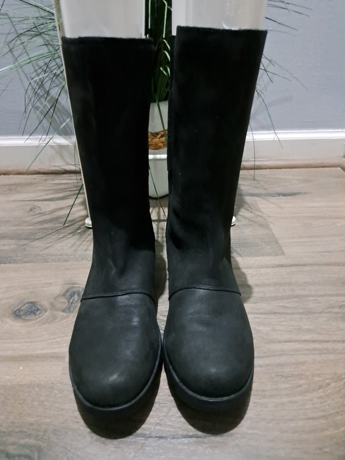 EUC Sorel Boots Women’s Emelie Mid Calf Leather Waterproof NL2679-010 Black SZ 8