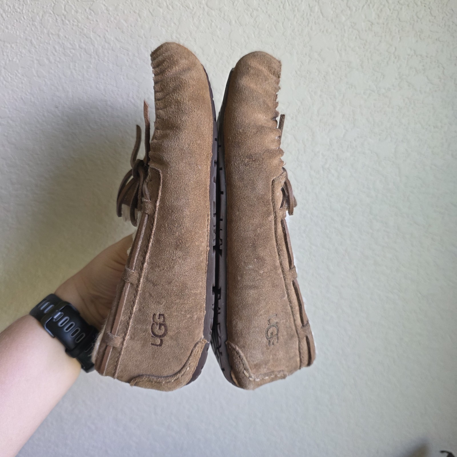 UGG Australia Uggs Women’s 7 Dakota chestnut Sheepskin Slippers Shoes