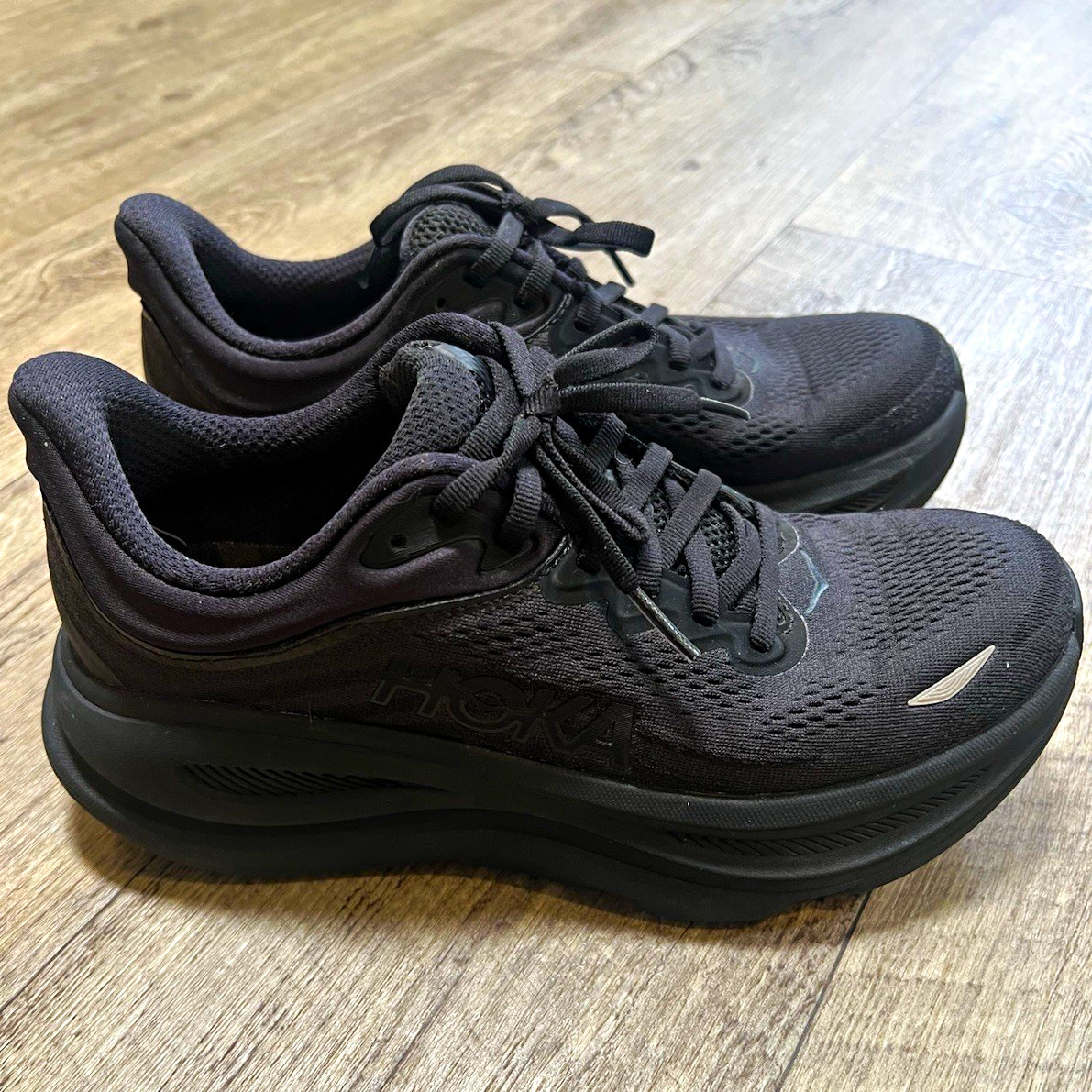 HOKA Bondi 9 Woman’s Black Lace-Up Mesh Running Sneakers, Rubber Sole Size 7