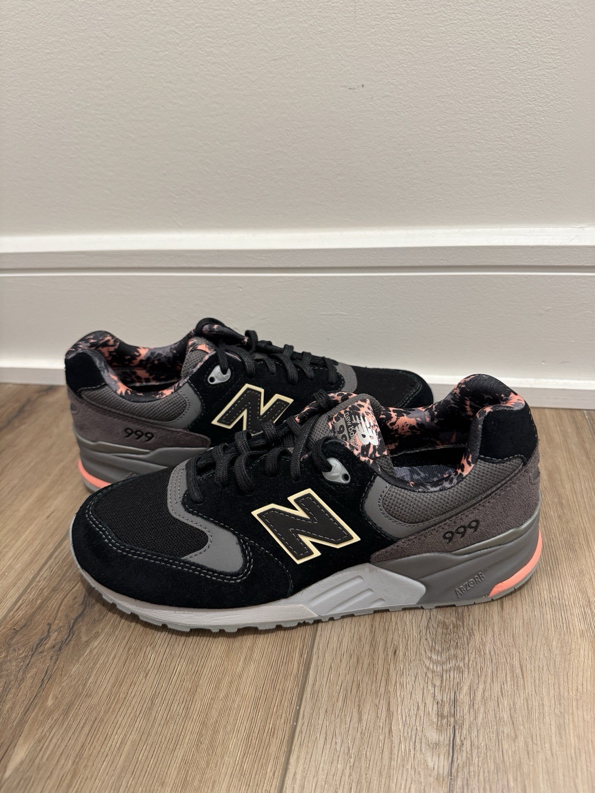 New Balance NB 999 Black Suede WL999TA Women’s Size 8.5