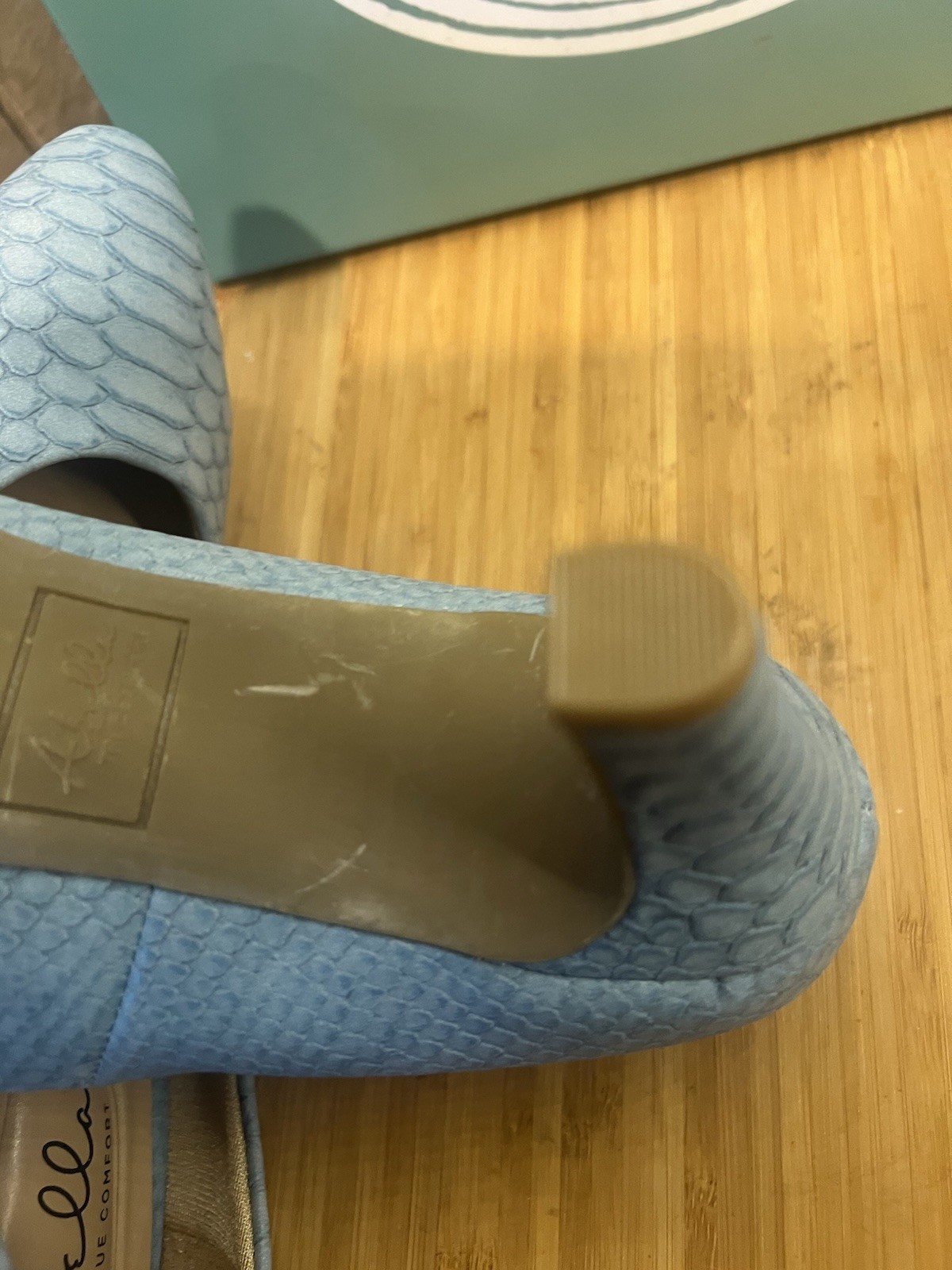 Abella True Comfort Women Blue 2.9” Heels US Size 8.5 Career Business Formal Y2K