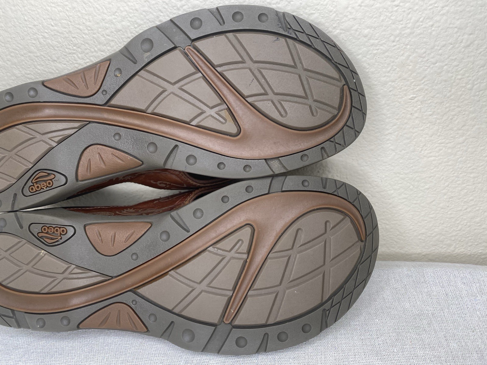 Abeo Balboa W400 Brown Sandals Flip Flops Thongs Women’s 10 Leather/Textile