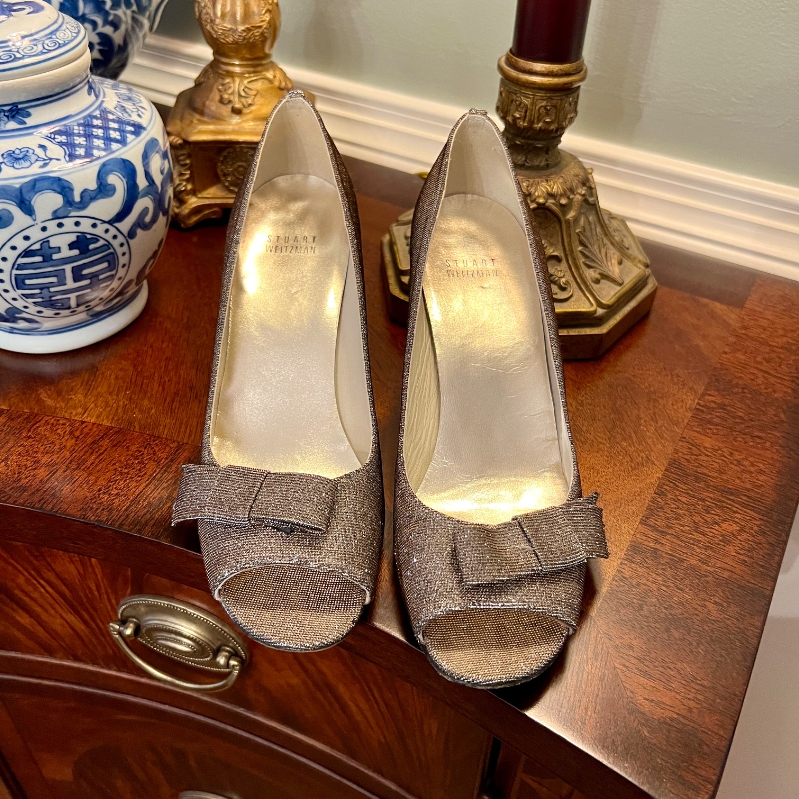 EUC Stuart Weitzman Silver Bronze Pyrite Nocturn Bowover Open Toe Pump Heels 9 M