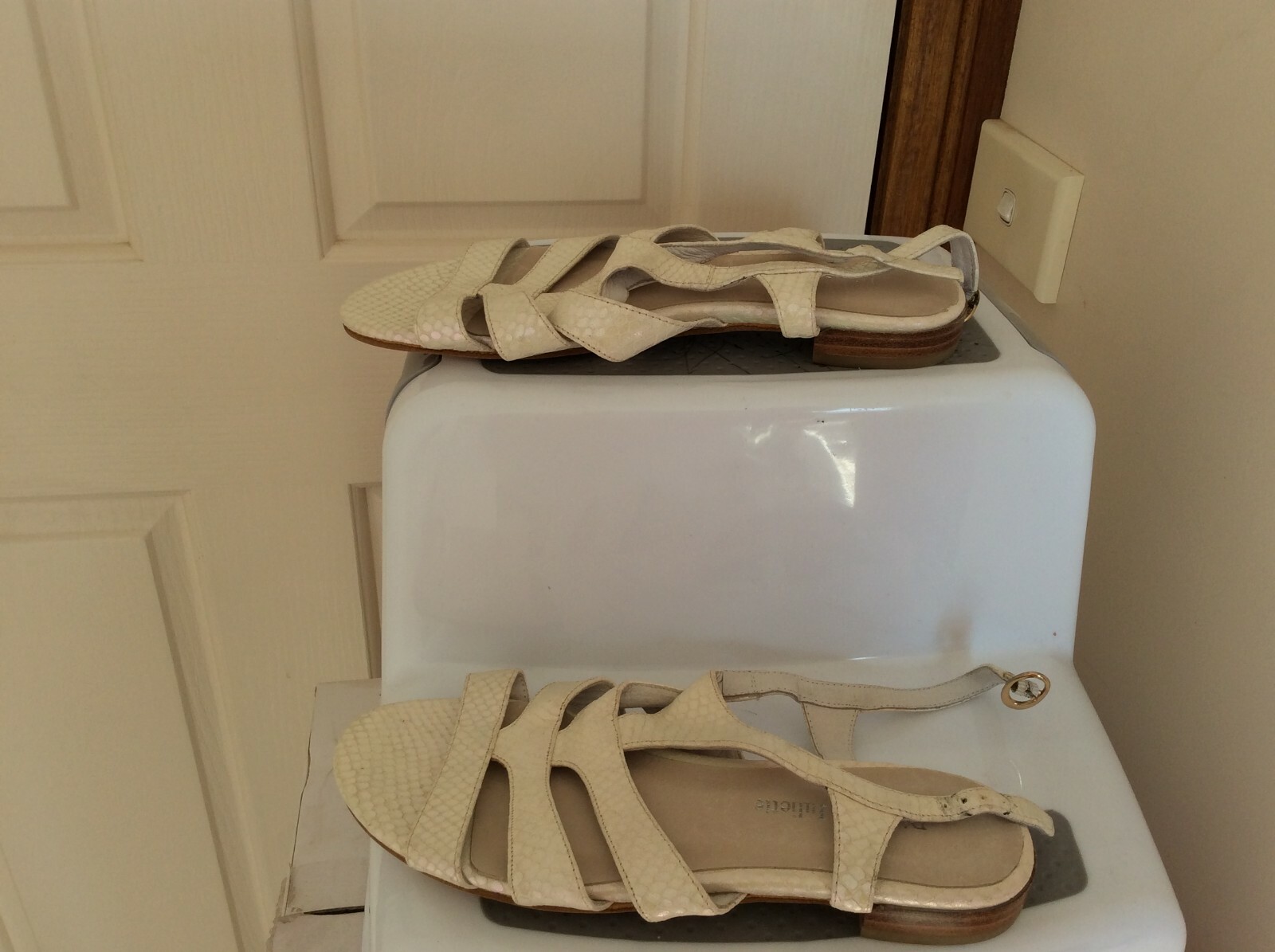 Django and Juliette Women’s Designer Animal Skin Sandal Size AU 6 / EU 37