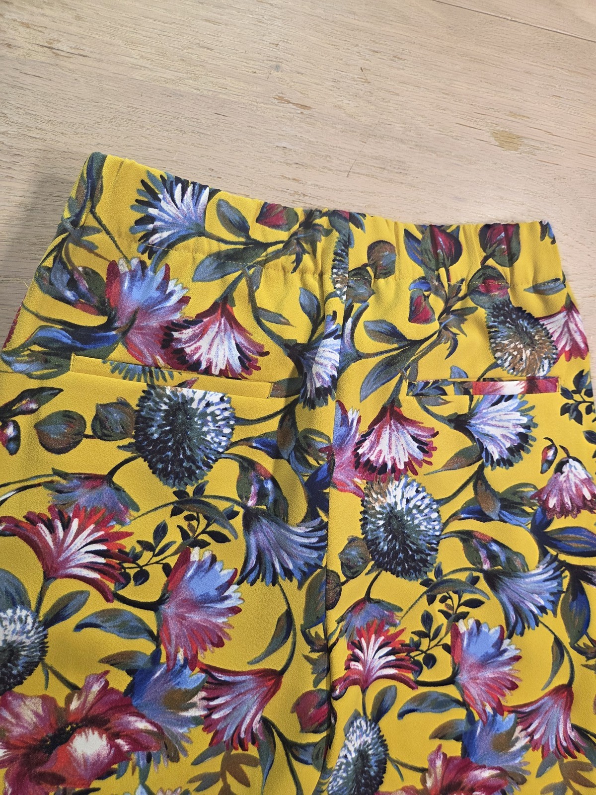 J.Crew Easy Pant Size 00 Yellow Floral Print Straight Leg Made in Philippines