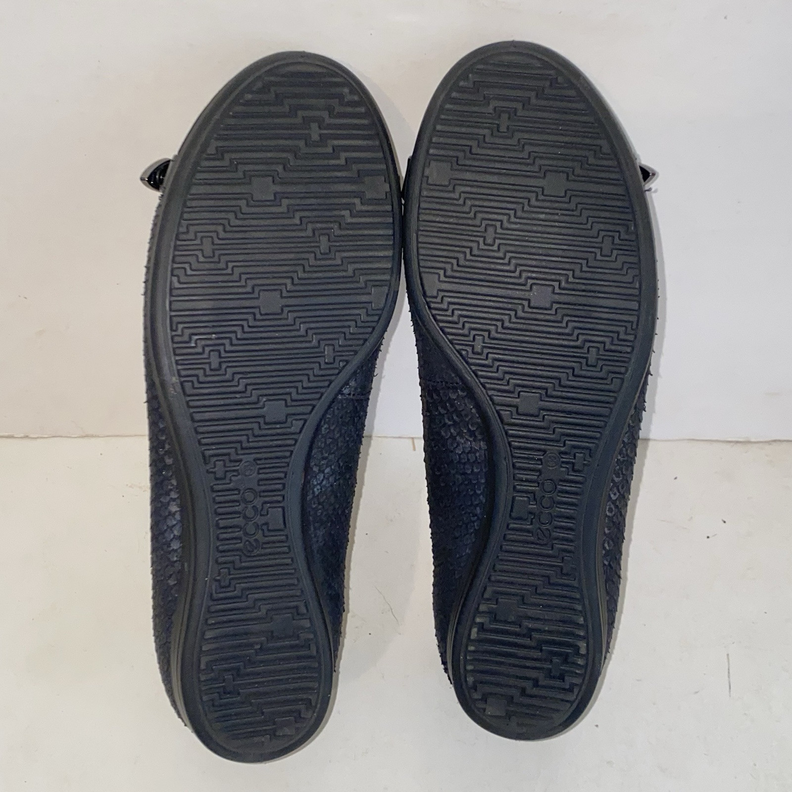 Ecco Touch 15 Black Reptile Cap Toe Ballet Flats Womens Size 35 (US 4 – 4.5 )