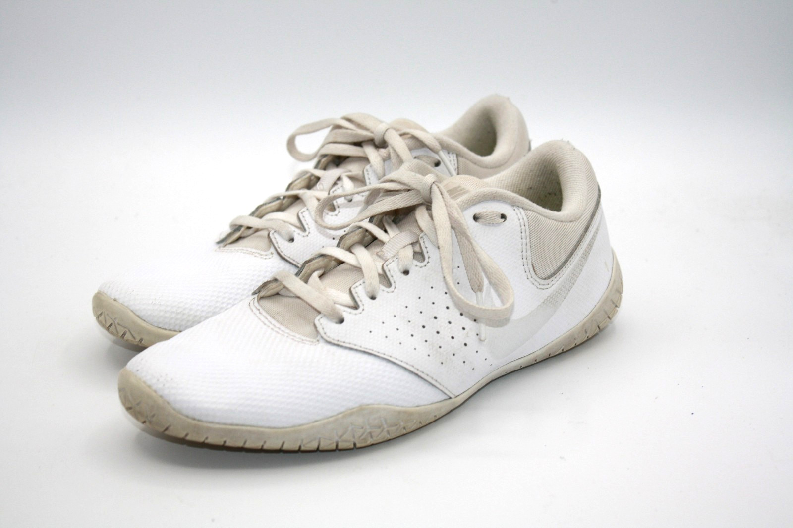 NIKE IV Sideline Womens Cheer Shoes Size 7.5 White