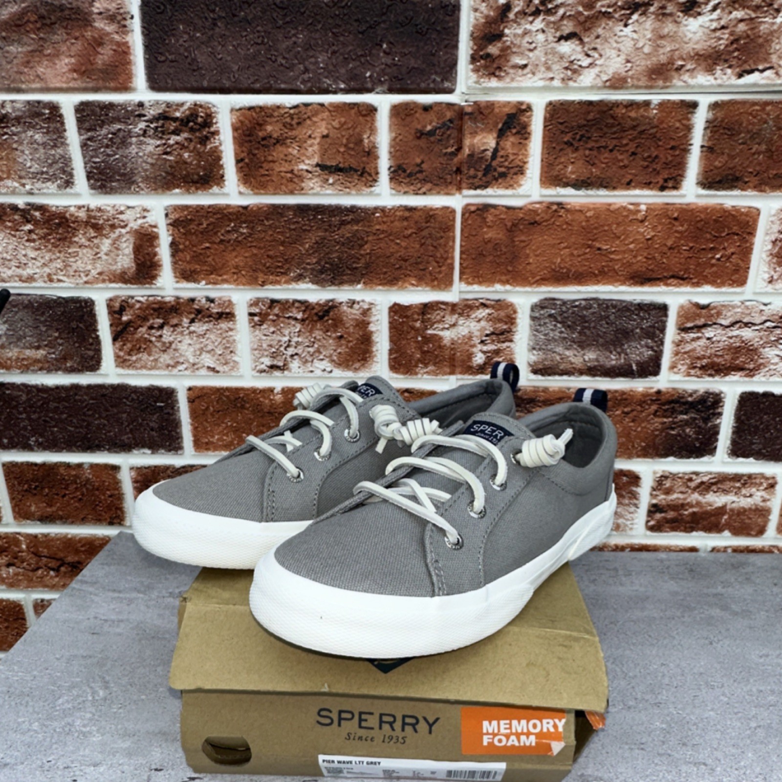 Sperry Pier Wave LTT Memory Foam Canvas Low Top Lace-Up Sneaker Women 7W