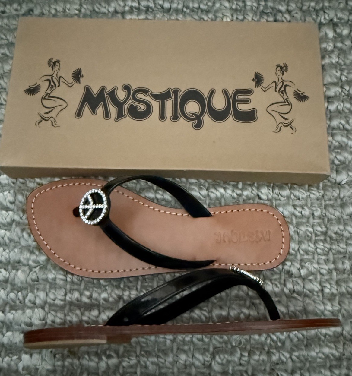 Mystique Women’s Thong Bling Silver Peace Sign Sandals With Box Size 8