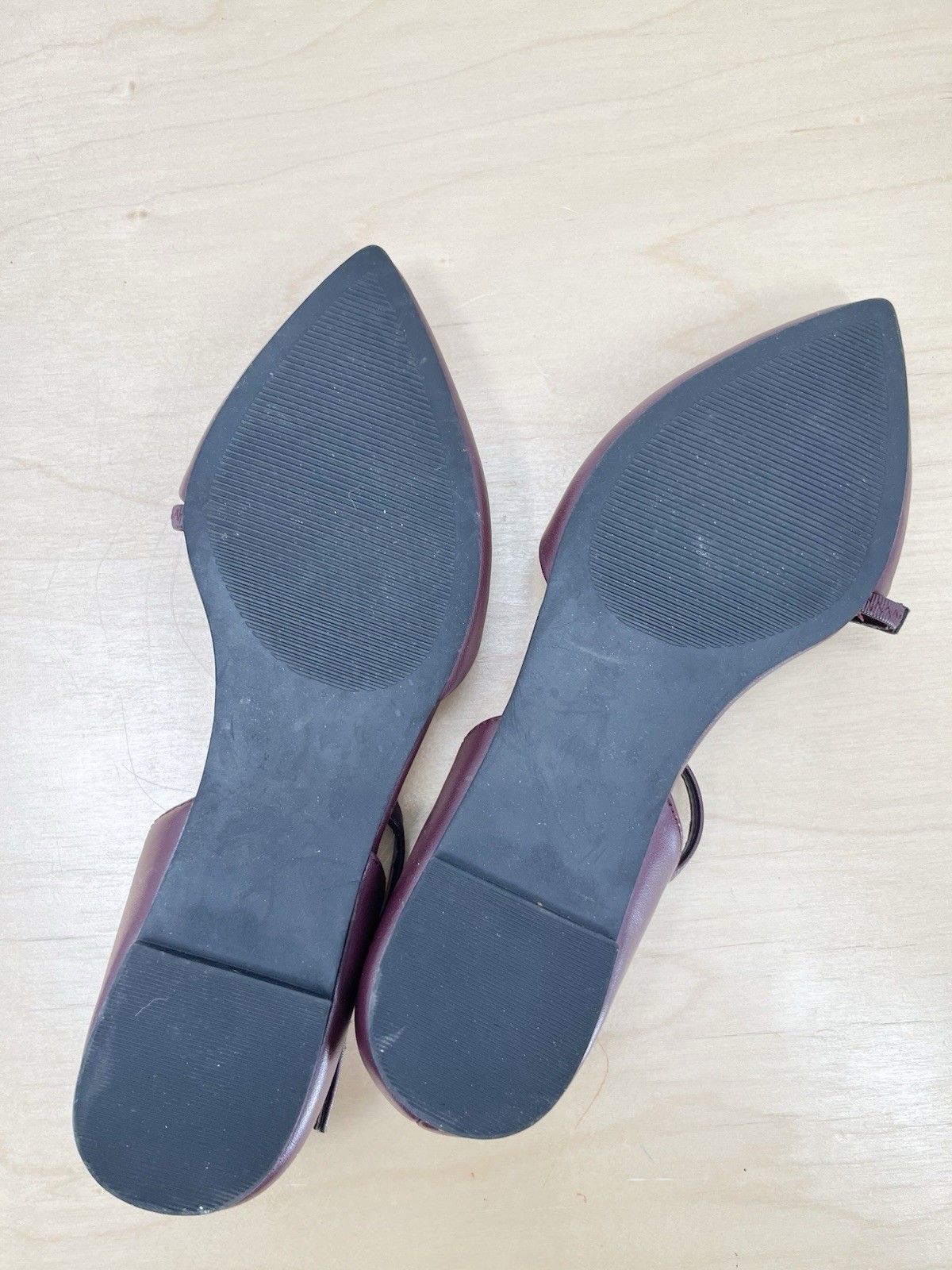 Apt 9 Women’s Burgundy Faux Leather Pointed Toe Flats Size 8