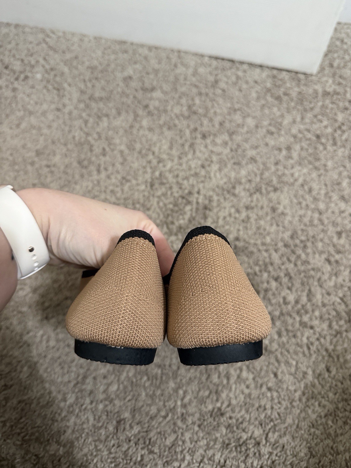 NWOT Tahari Women’s Brown And Black Bow Pointed Toe Slip On Flats Size 8.5