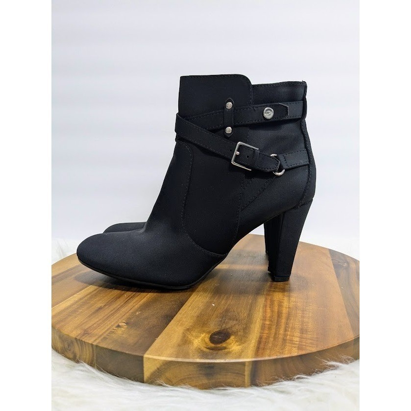Unisa Womens Black Buckle Strap Block Heel Ankle Booties Size 8.5M Side Zip