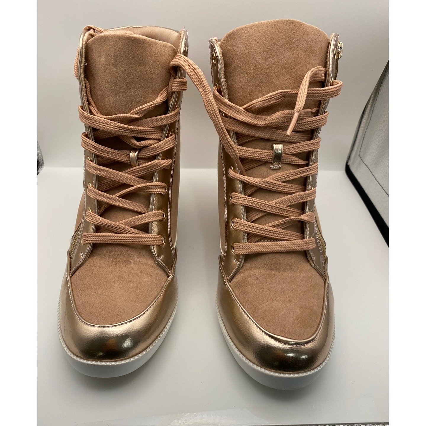 ShoeDazzle Shanta Blush Hidden Wedge Sneakers Rose Gold Women’s Size 11