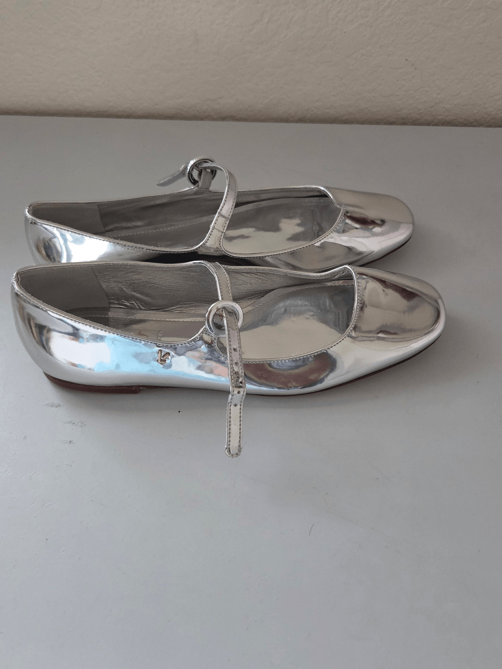 Larroude Blair Ballet Flats in the vibrant Silver Specchio Women’s 7.5 $325