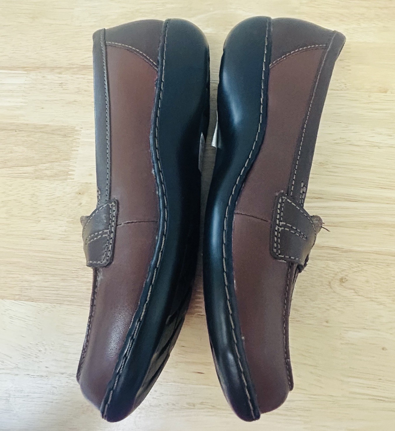 Clarks Collection Two-Tone Brown Women’s Tasseled Comfort Loafer Shoes Sz 9.5M