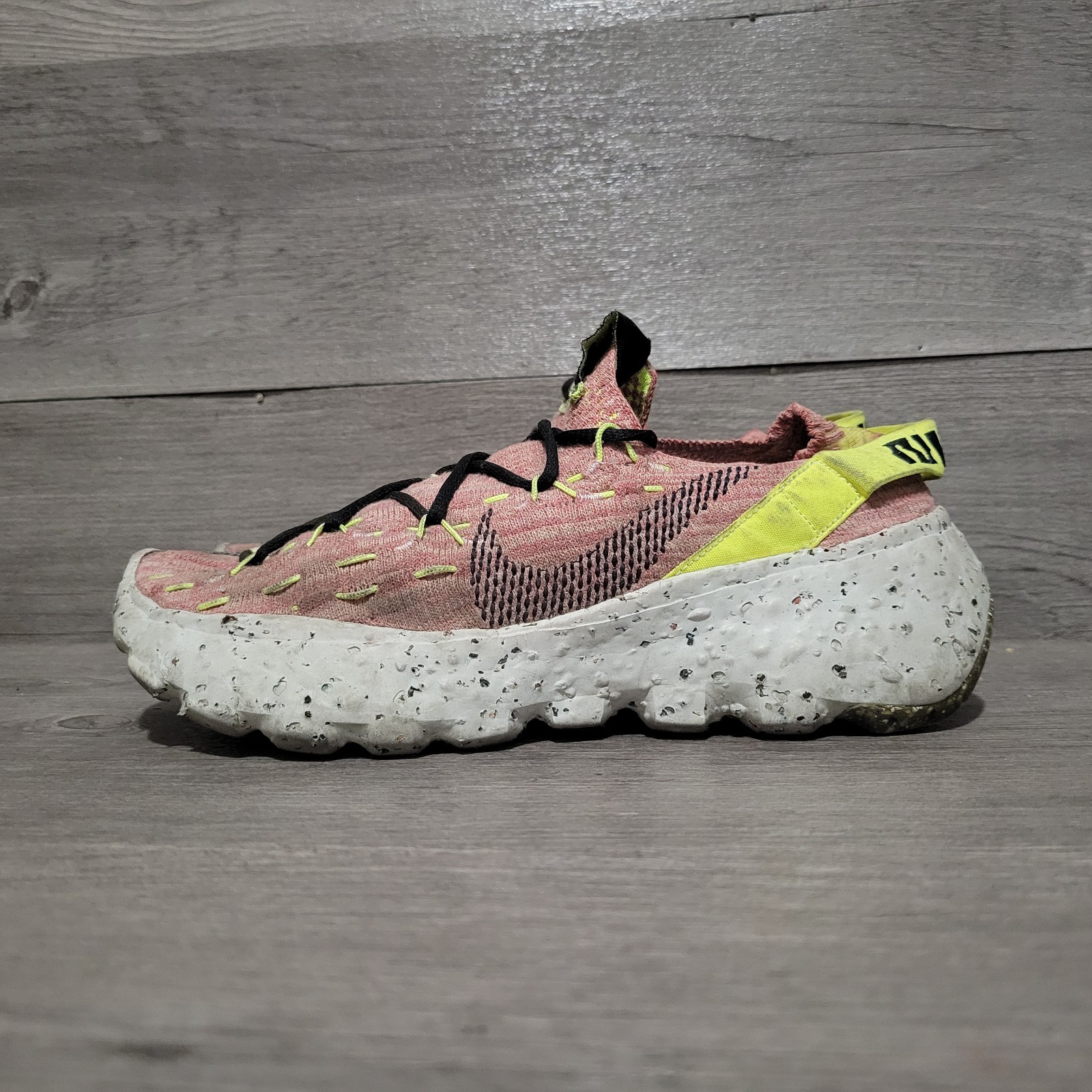 Nike Space Hippie 04 Lemon Venom Womens Size 7 Red CD3476-700