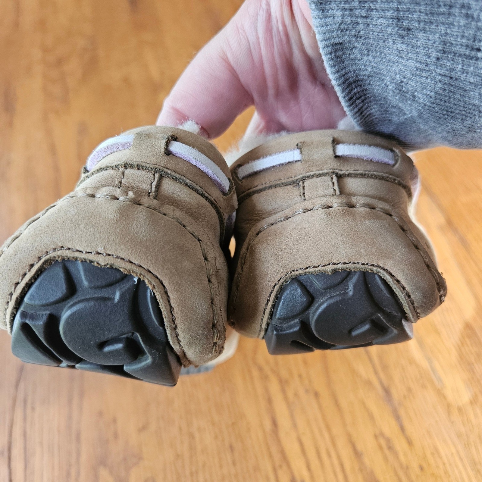 UGG Australia Dakota 5131 Chestnut Suede Fleece Moccasin Slippers Womens 6