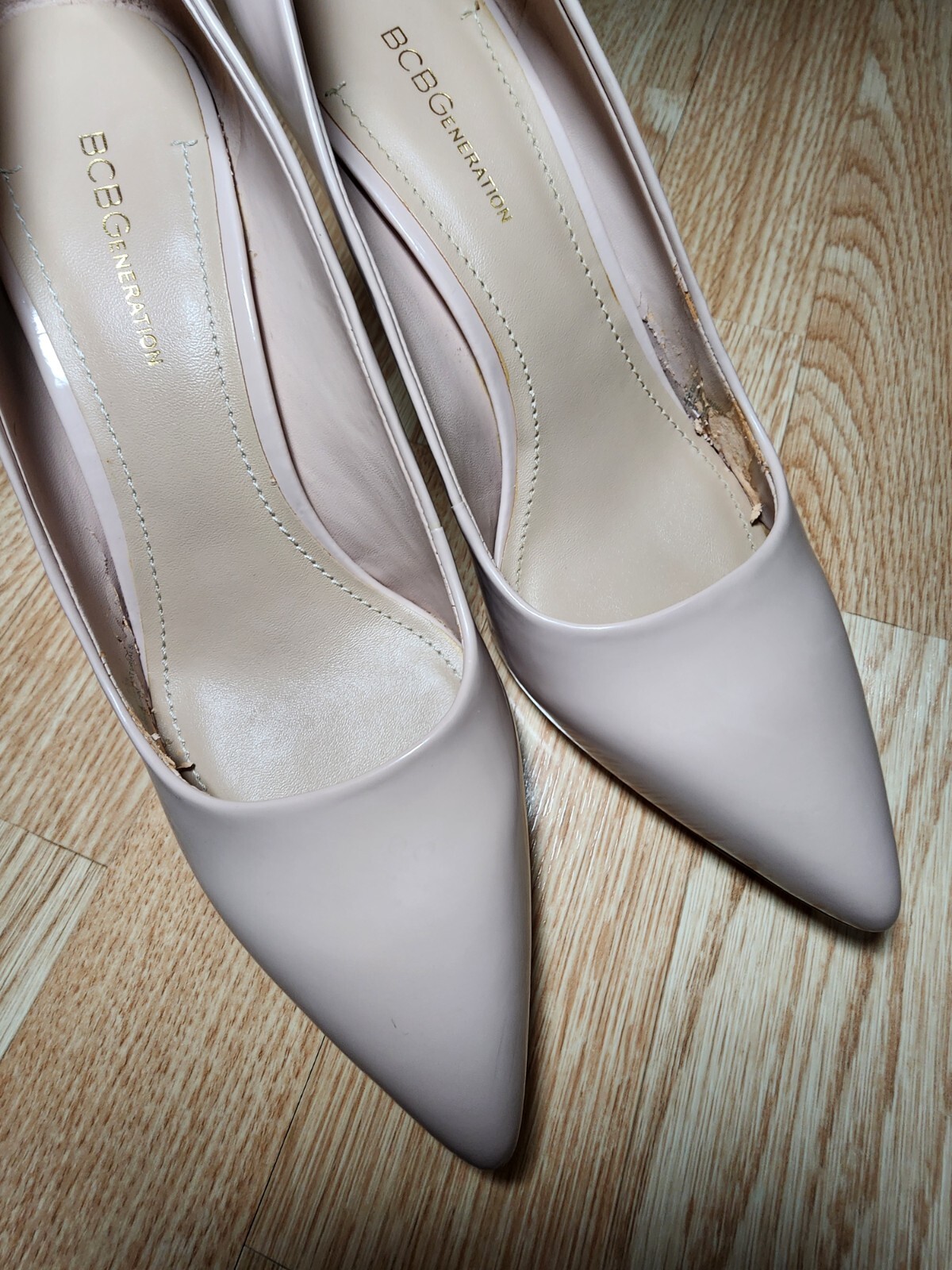 BCBGeneration size 8.5 pale pink nude pointed toe patent leather pumps heels