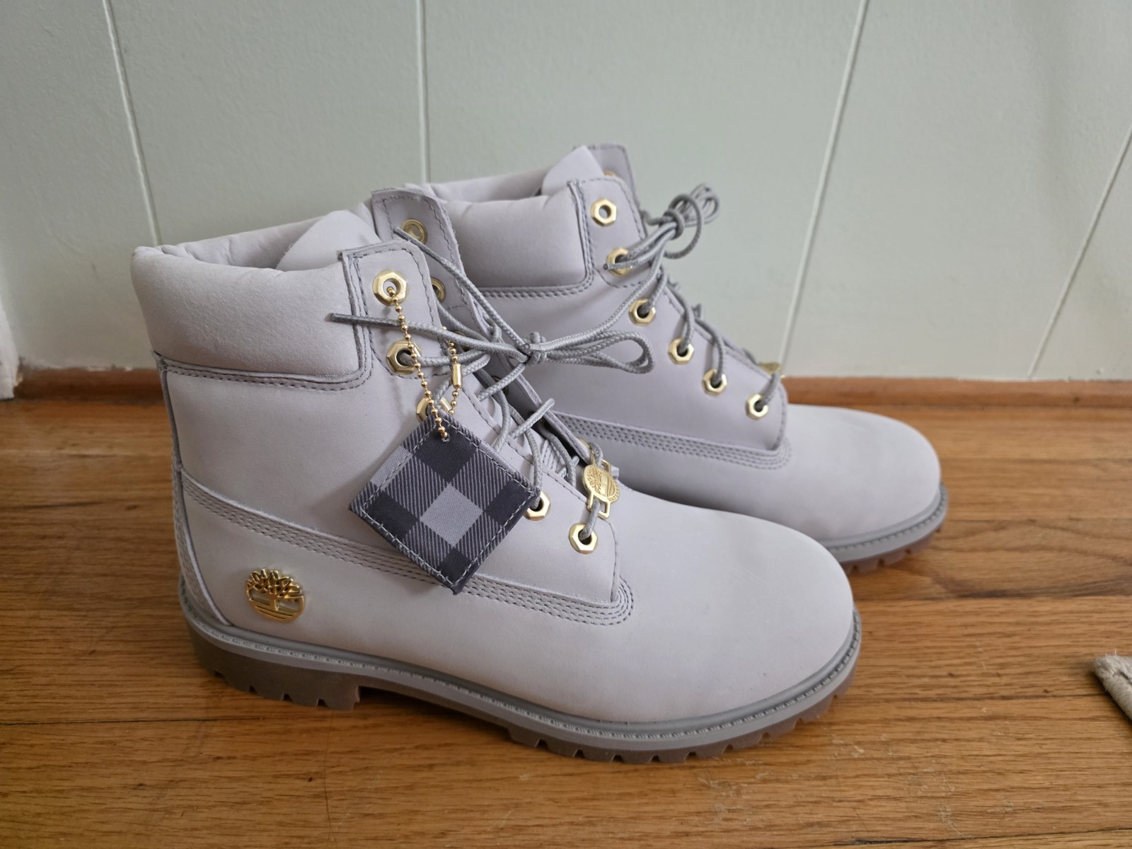 Timberland Woman Boits 6.5 Gray Leather New