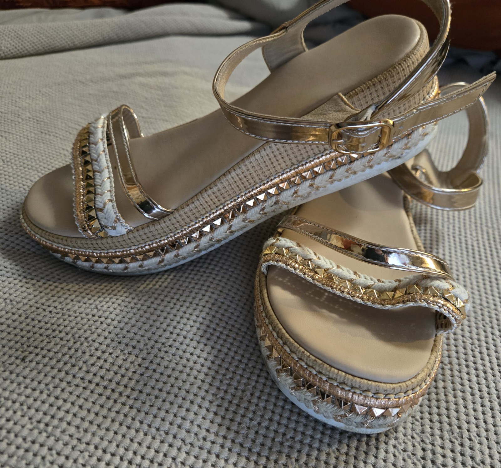 Women’s Size 8 Rose Gold Metallic Platform Sandals Braided Ankle Strap Sandals