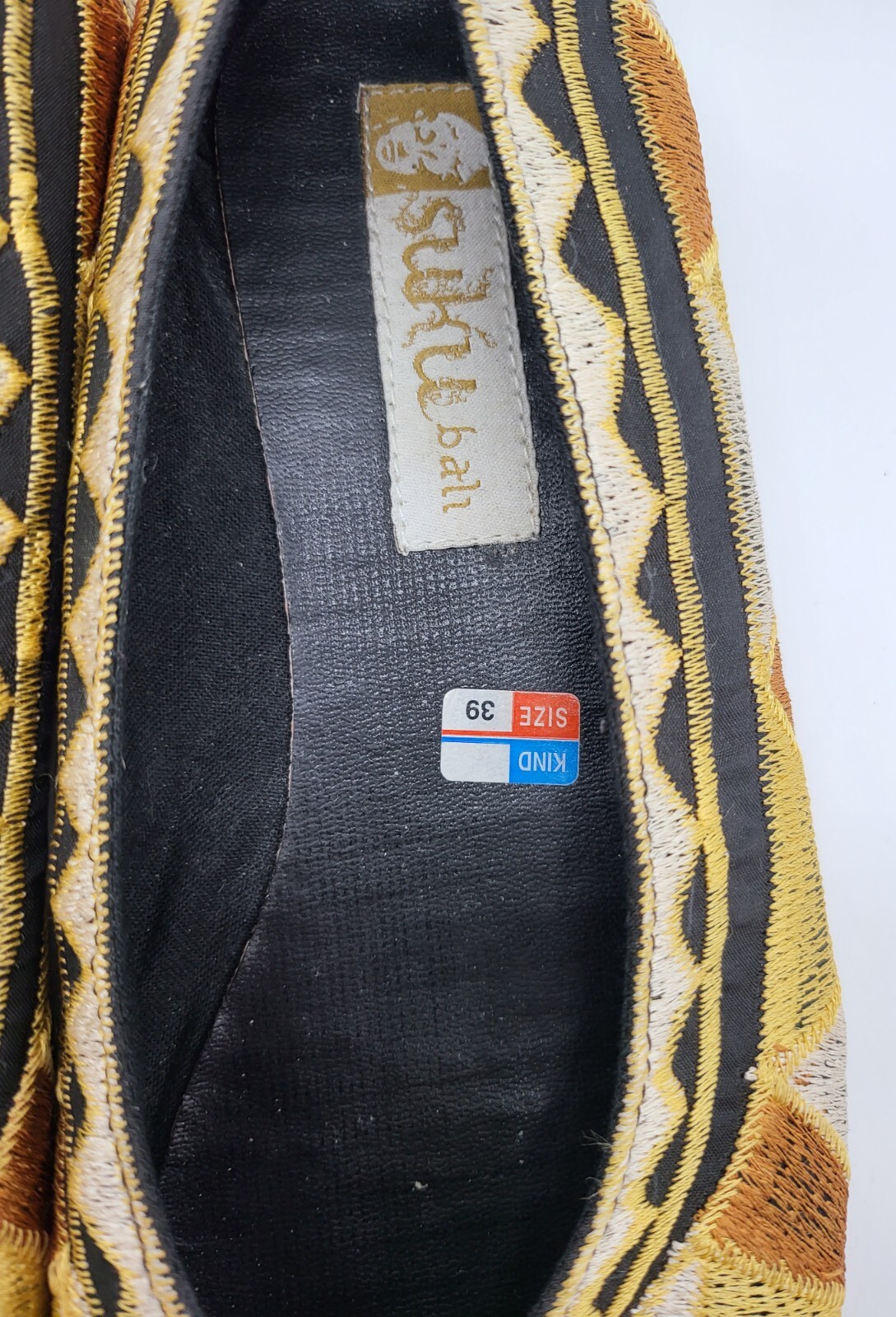 Suku Bali Embroidered Gold Mustard Ethnic Flats Womens Size 7 Rare