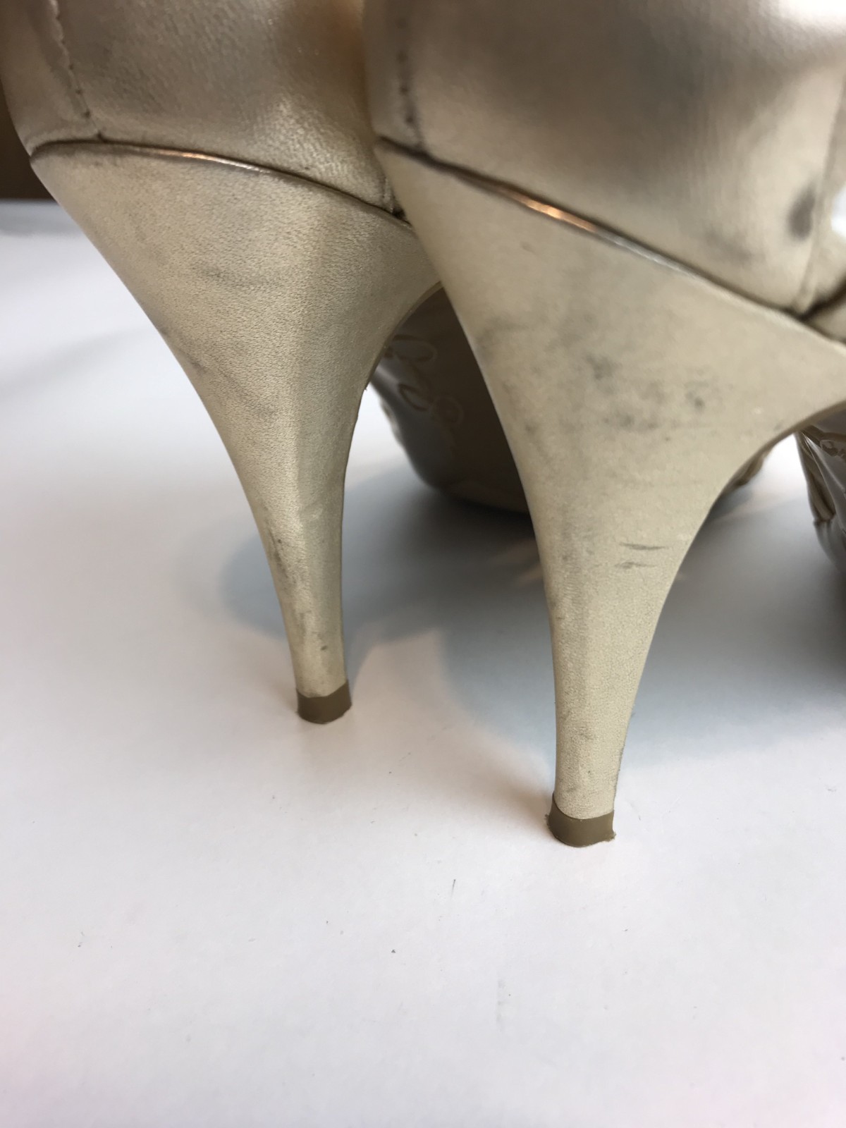 Jessica Simpson–Beige Leather Strappy Peep Toe Stiletto 4.25″ Heels – Sz 8.5M