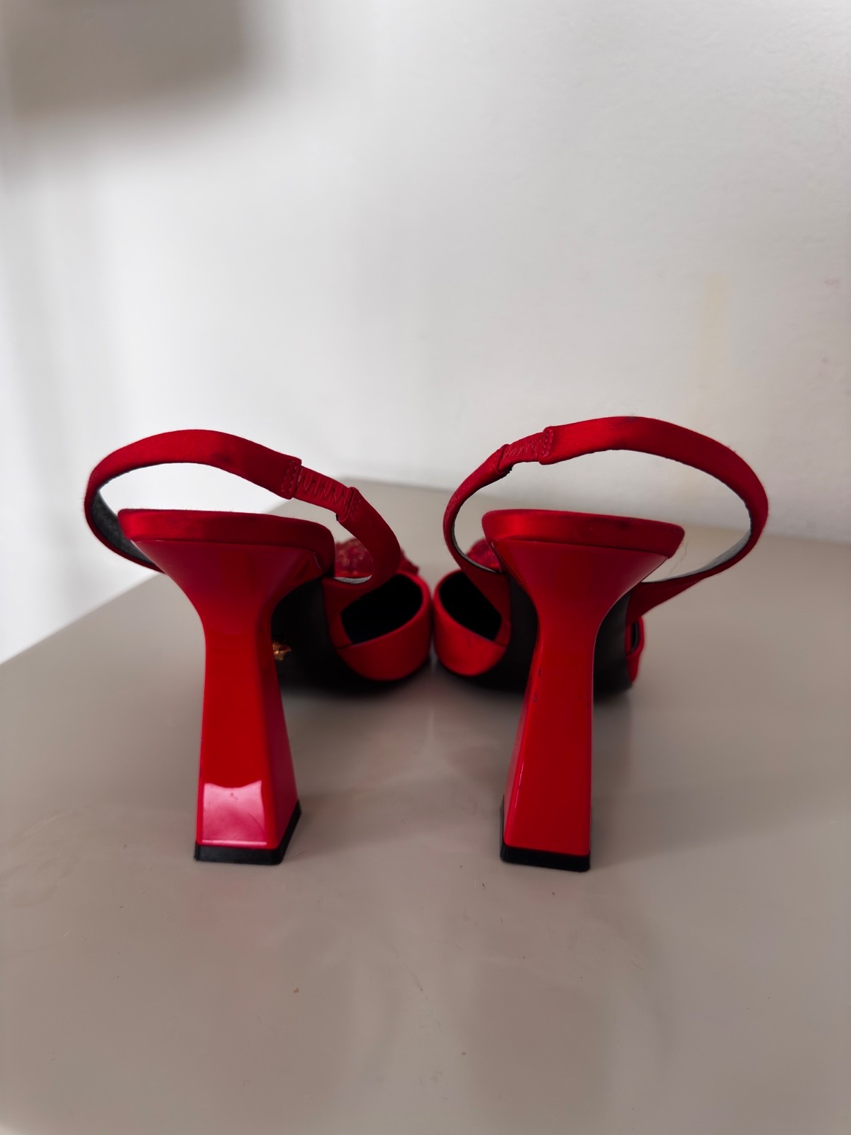 Versace La Medusa Crystal Red Satin Slingback Pumps Heels – EU 39 US 8.5