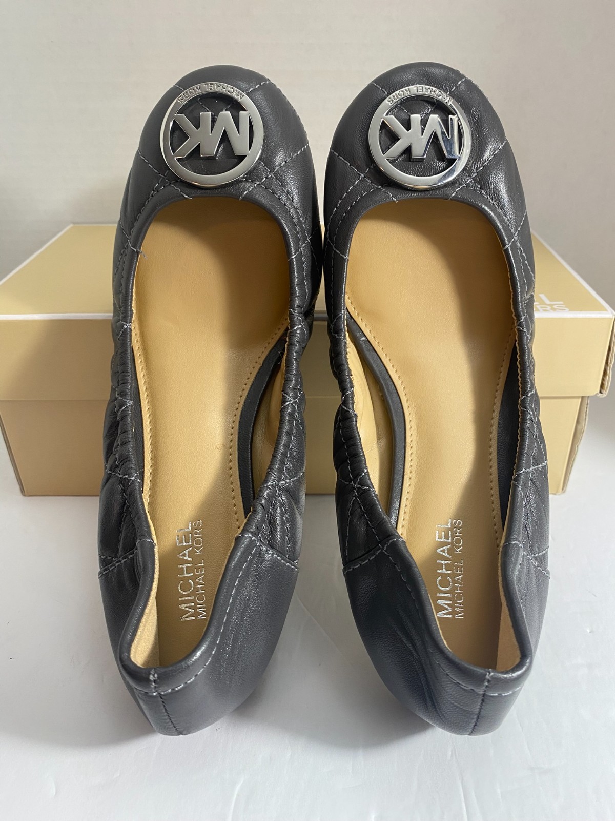 Michael Kors Fulton Quilted Ballet Flats Dark Gray Leather Silver MK Logo 6M-New