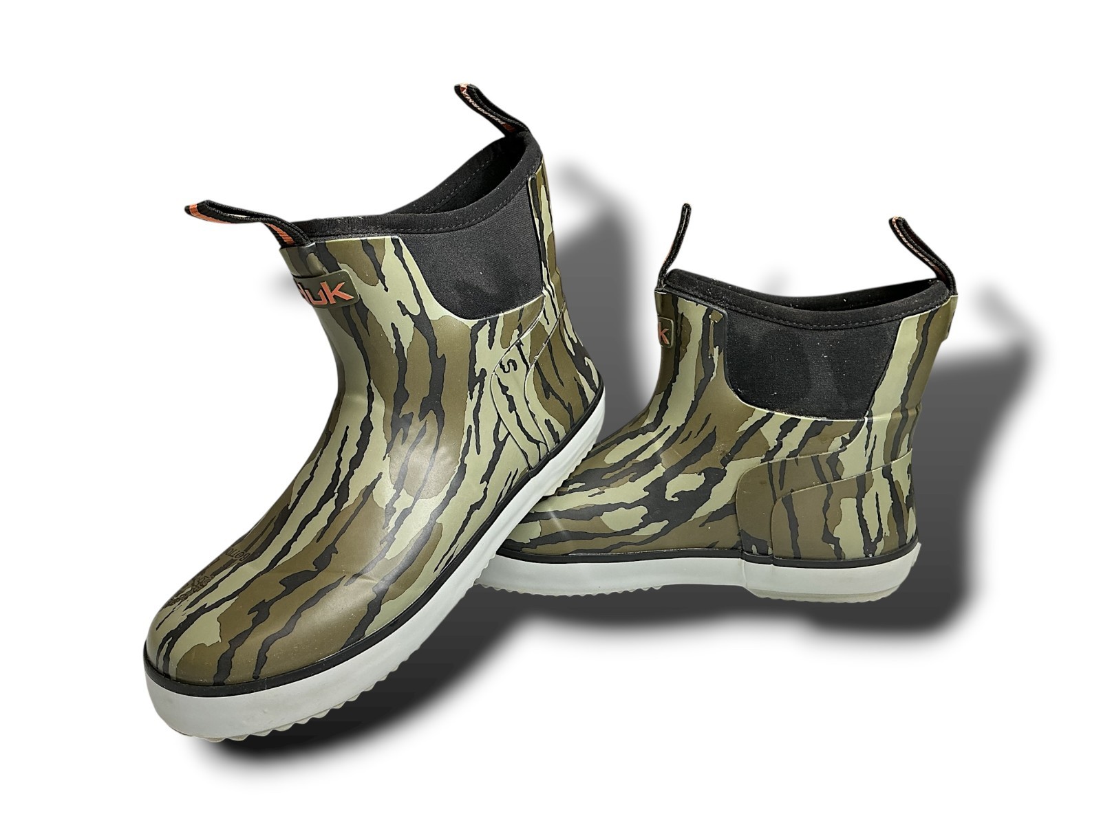 HUK Rogue Wave Boots Womens 5 Mossy Oak Original Bottomland Camo Waterproof $120