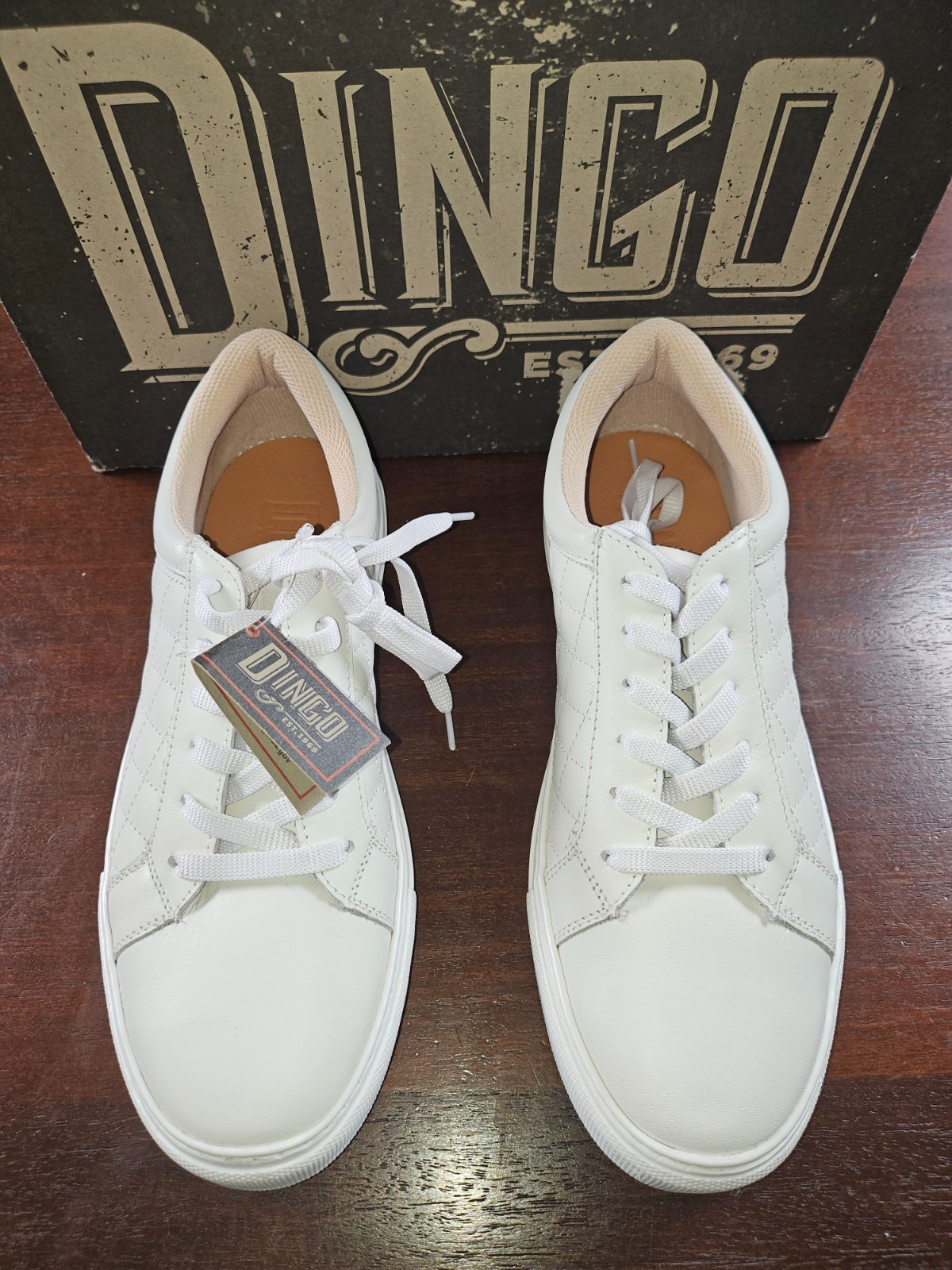 Dingo Valley Quilted Lace Up Womens Size 7.5 M White Sneakers Casual Shoes