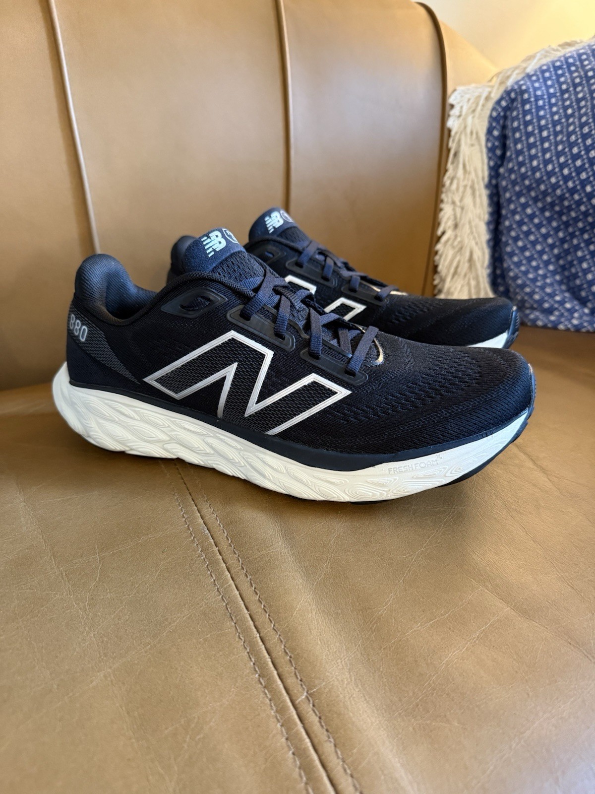 RARE New Balance Fresh Foam 880 – Excellent – Women’s Size 10, Men’s Size 8.5