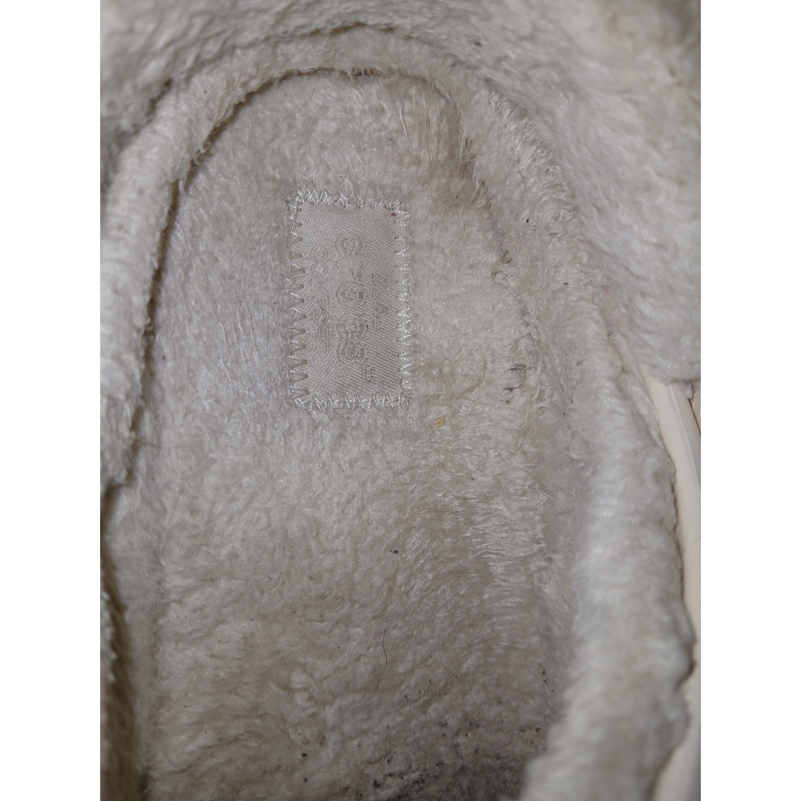 Crocs Women’s Adult Baya Lined Fuzz Strap Clogs 206633 Winter White Sz 7
