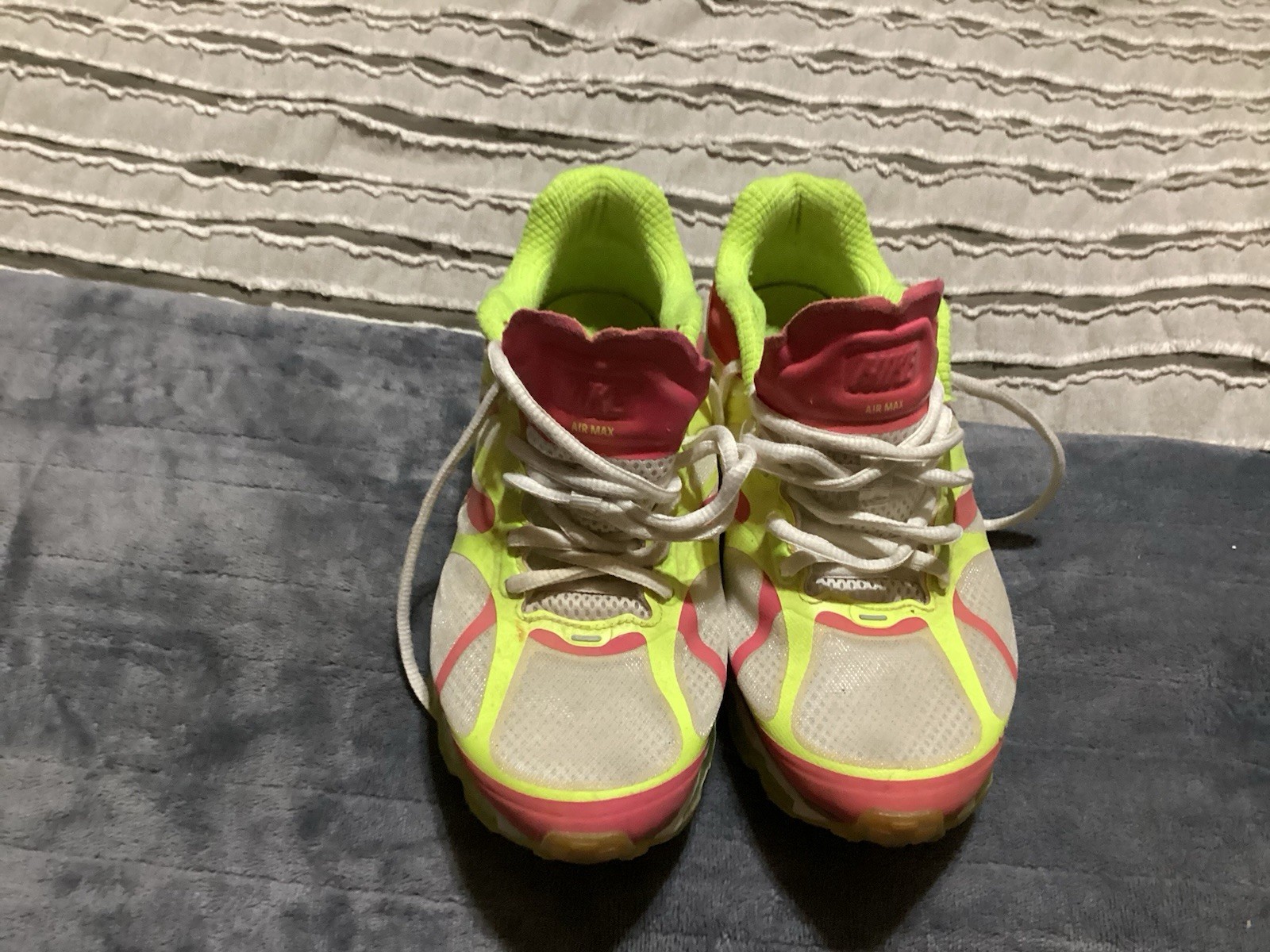 Nike Airmax Size 6 .5 Youth Or A Women’s Size 8