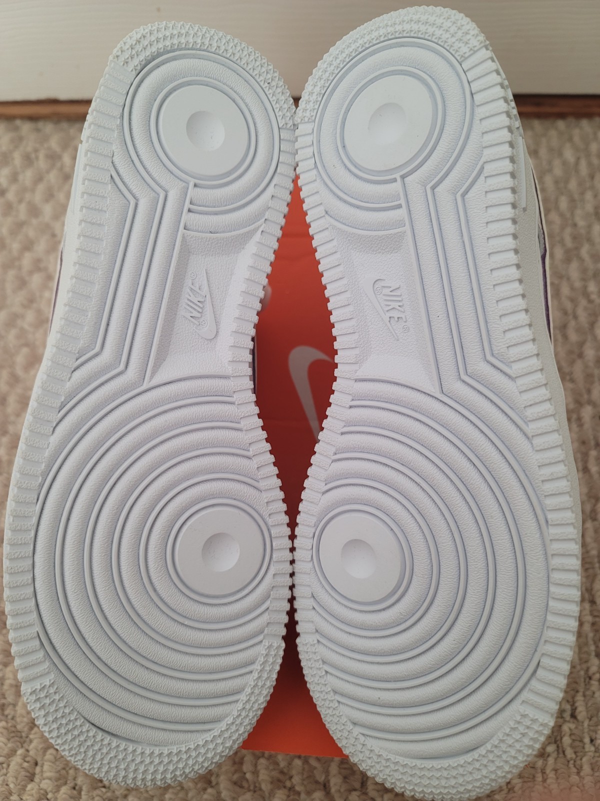Size 7.5 – Nike Air Force 1 Low Easter W