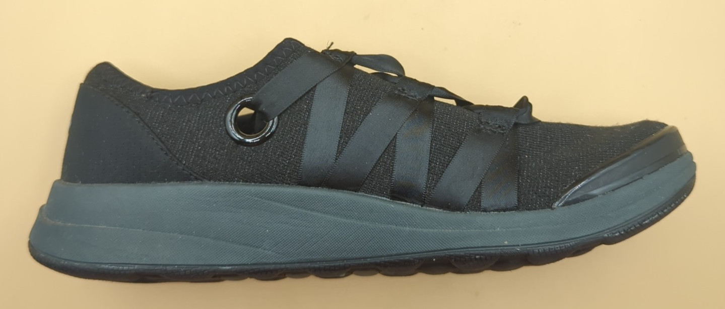 BZees Inspire Ribbon Lace Washable Sneaker Women’s Sz 7 Black Shimmer Slip On