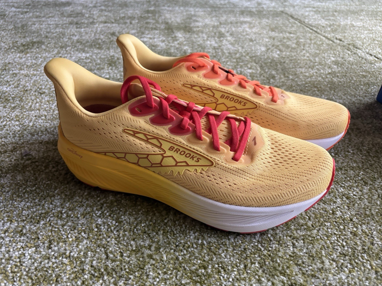 Brooks x Disney Winnie The Pooh Ghost 17 WTP – Size 9.5 Women – Normal Width