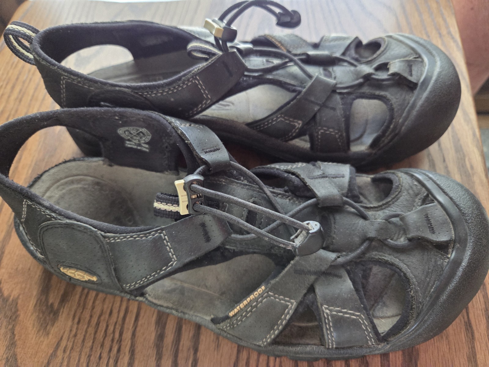 KEEN NEWPORT SANDALS ~ BLACK NUBUCK LEATHER ~ WMN 10.5 / MEN 9.5 ~ EUC+FREE S&H