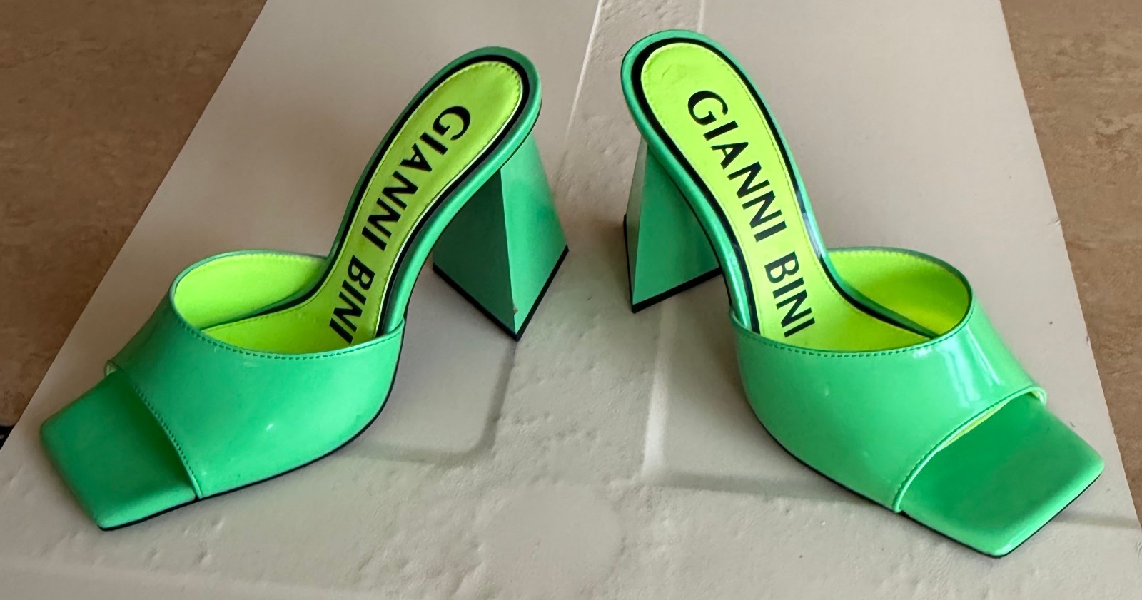 GIANNI BINI WOMEN’S SHOES SIZE: 7.5 GREEN MULES HEELS SQUARE TOE MADE IN BRAZIL