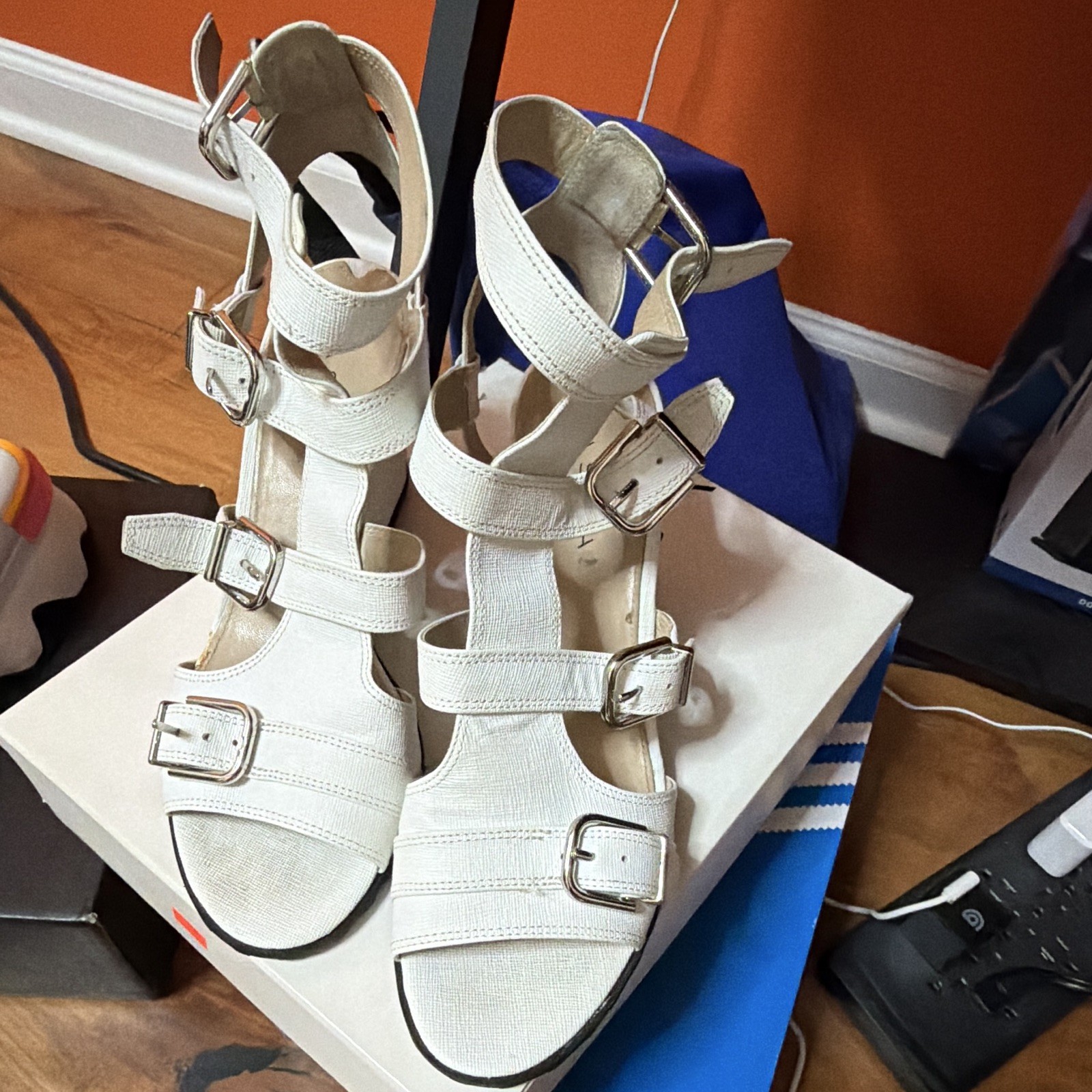 VIA SPIGA White Leather Strappy Wedge Sandals Buckle Closure Women’s 11 M