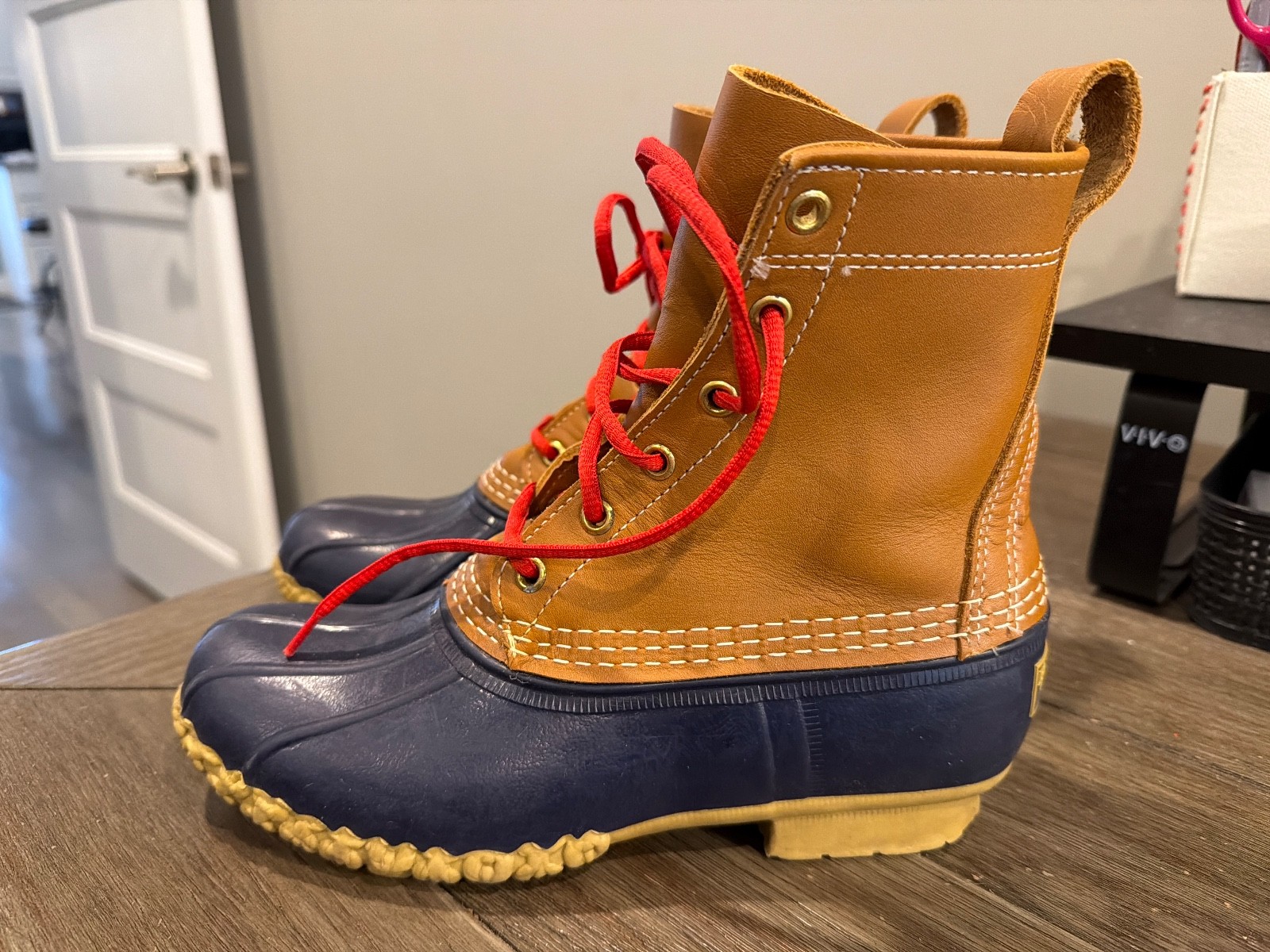 L.L.BEAN Classic 8″ Unlined Tan Leather Navy Blue Waterproof Duck Boot Women’s 7