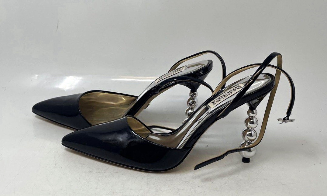 Badgley Mischka Indie II Black Patent Pumps – Beaded Heel – Size 8