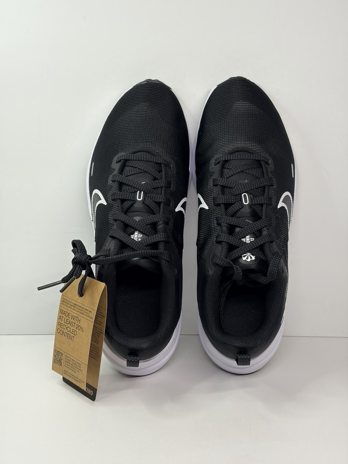 Nike Downshifter 12 Black White Workout Running Shoe DD9294-001 Women’s 8 – 9