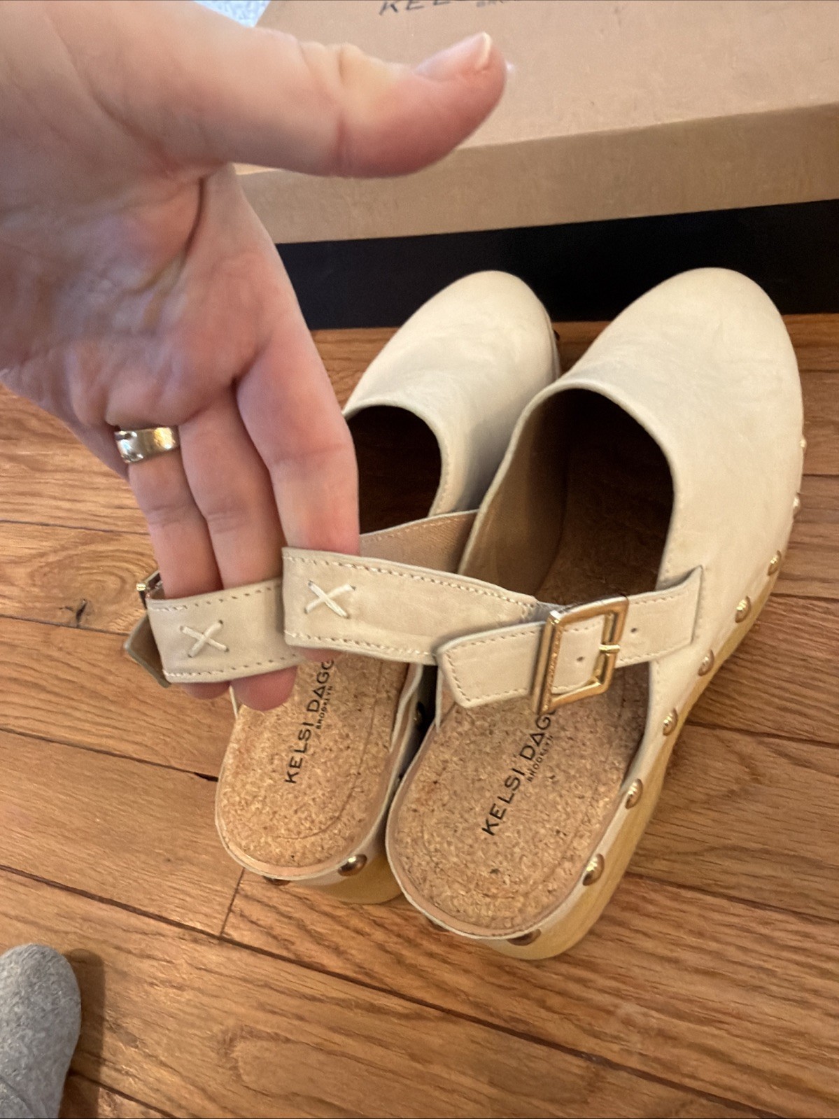 Kelsi Dagger Brooklyn Warehouse Sling Back Clogs Macaroon Vegan Leather 9.5