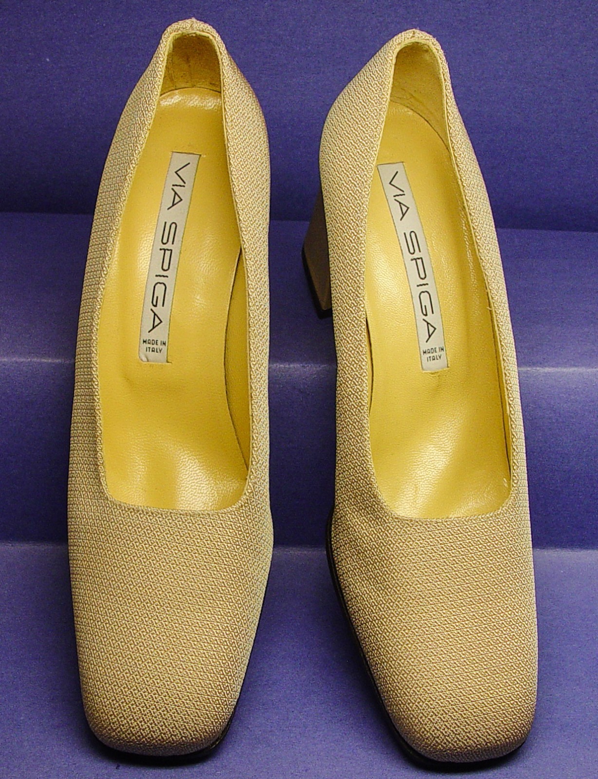 VIA SPIGA MADE IN ITALY 7.5AA BEIGE MICROFIBER 3″ PUMPS, LEATHER INSOLE, OUTSOLE