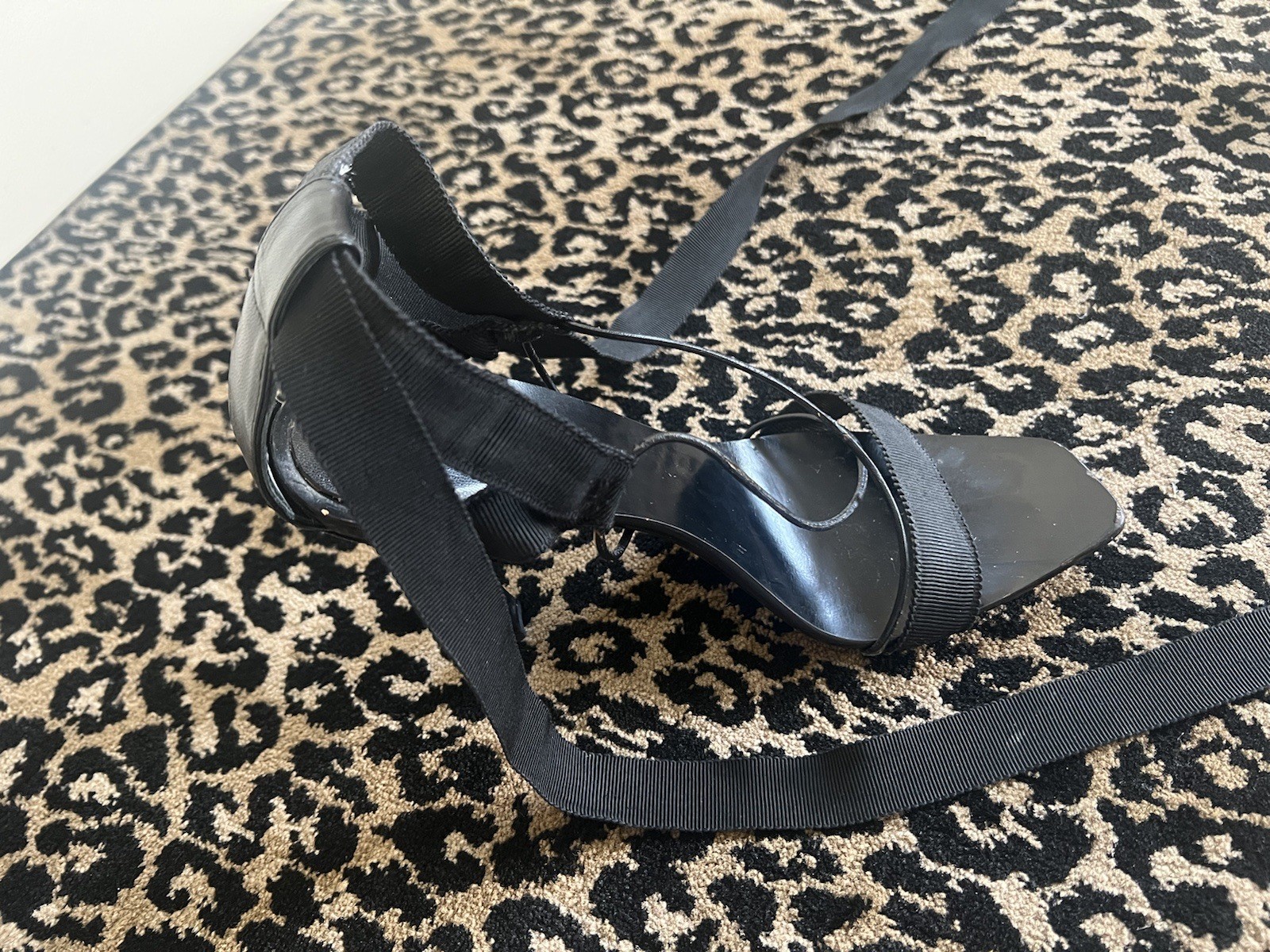 Gucci Tom Ford 2002 Runway Collectible Grosgrain Ribbon Heels Sz. 7 B