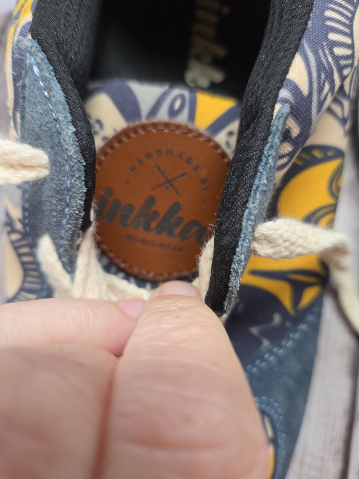 Inkkas Joggers Congo Mustard Sneakers Womens 7 Mens 5 GUC