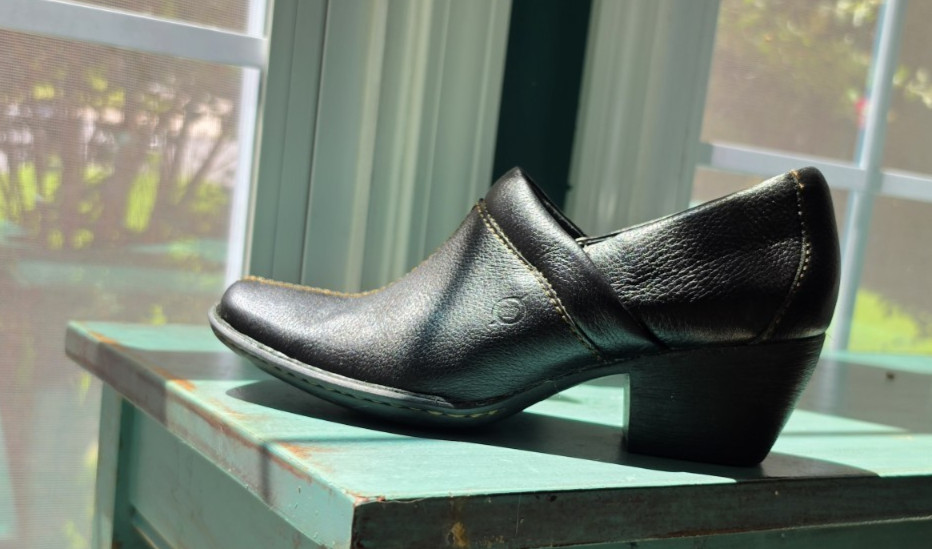 Born Black Leather Wedges Size 6.5 B72403 CQG12 Shoes Business Casual Walking